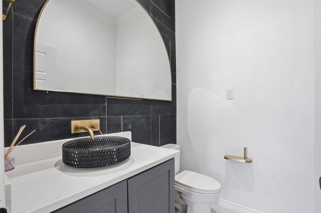 2 Parliament Place, Dallas, TX 75225