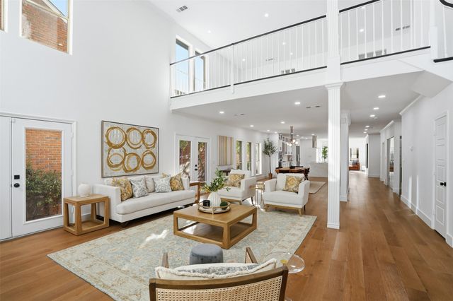 2 Parliament Place, Dallas, TX 75225