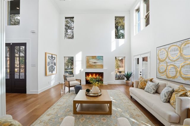 2 Parliament Place, Dallas, TX 75225