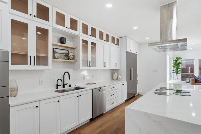 2 Parliament Place, Dallas, TX 75225