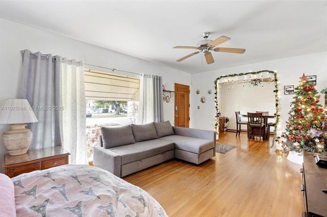 355 W 54th St, Hialeah, FL 33012