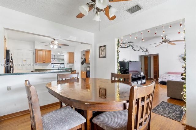 355 W 54th St, Hialeah, FL 33012