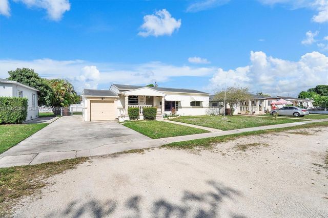 355 W 54th St, Hialeah, FL 33012