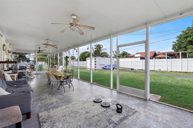 355 W 54th St, Hialeah, FL 33012