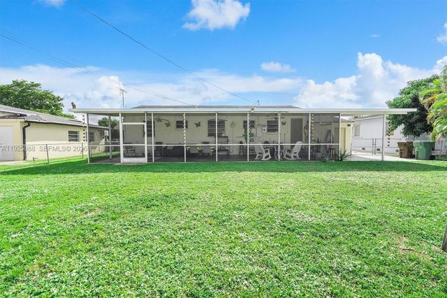 355 W 54th St, Hialeah, FL 33012