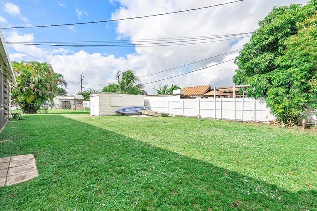 355 W 54th St, Hialeah, FL 33012