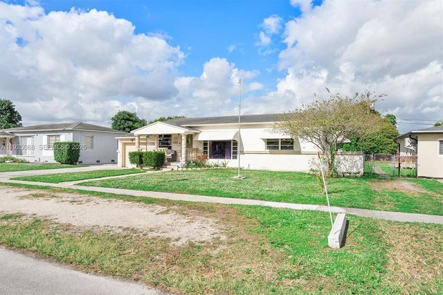 355 W 54th St, Hialeah, FL 33012