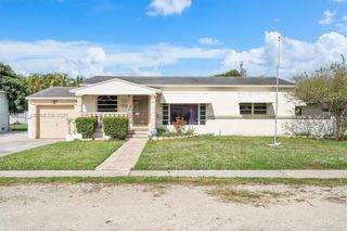 355 W 54th St, Hialeah, FL 33012