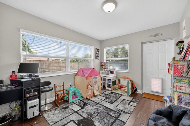691 72ND AVENUE N, St Petersburg, FL 33702