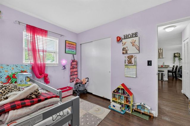 691 72ND AVENUE N, St Petersburg, FL 33702