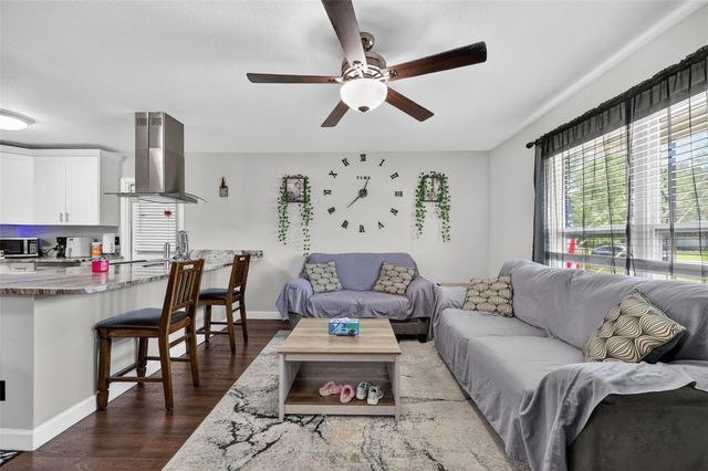 691 72ND AVENUE N, St Petersburg, FL 33702
