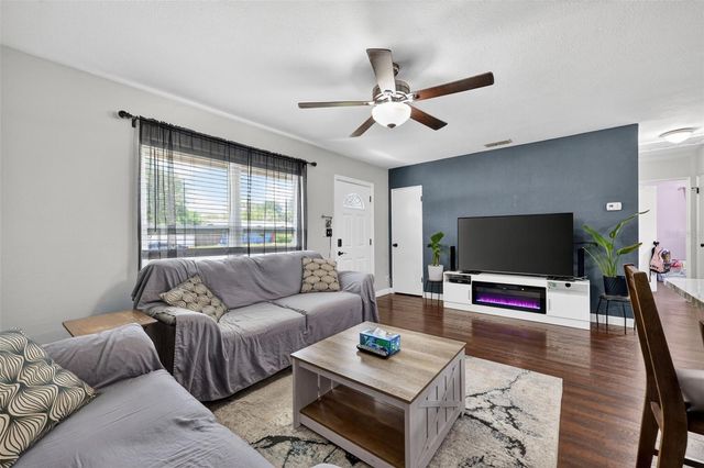 691 72ND AVENUE N, St Petersburg, FL 33702