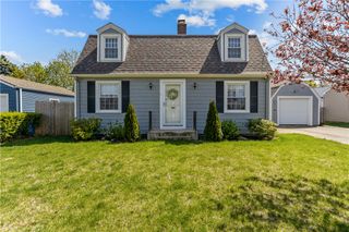 15 Broadmoor Road, Cranston, RI 02910