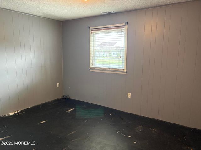 48 S Seas Court, Barnegat, NJ 08005