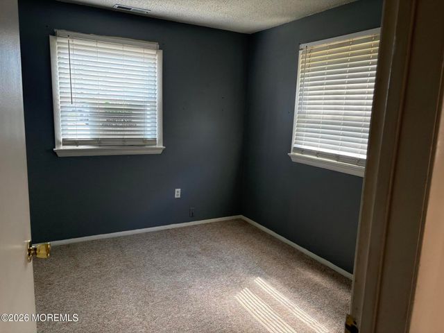48 S Seas Court, Barnegat, NJ 08005