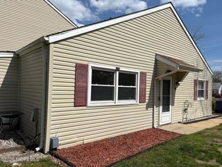48 S Seas Court, Barnegat, NJ 08005
