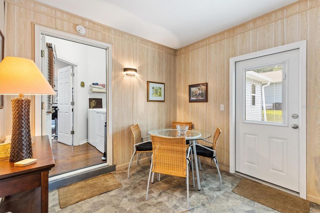 Image 26 of property listing at 406 DEL MAR DRIVE, The Villages, FL 32159
