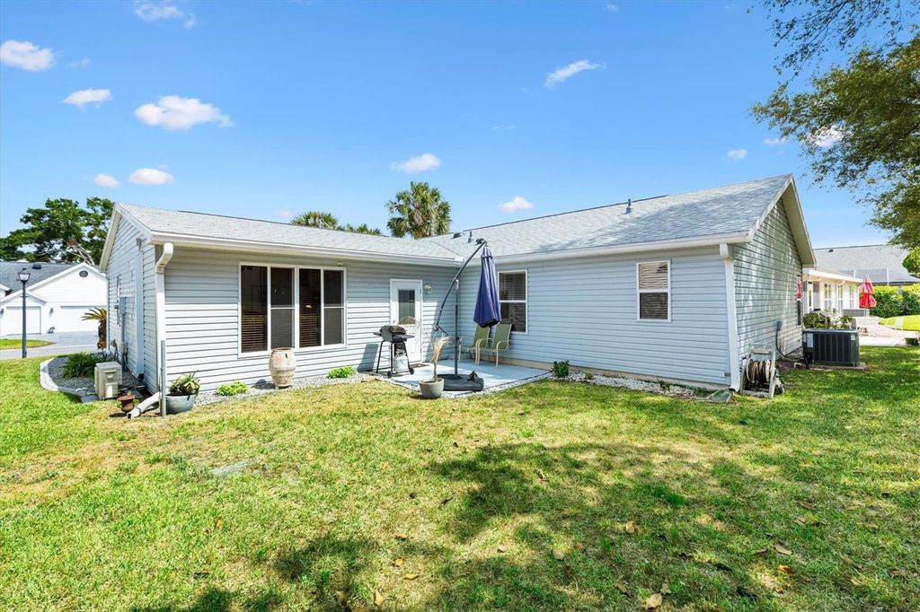 Image 32 of property listing at 406 DEL MAR DRIVE, The Villages, FL 32159