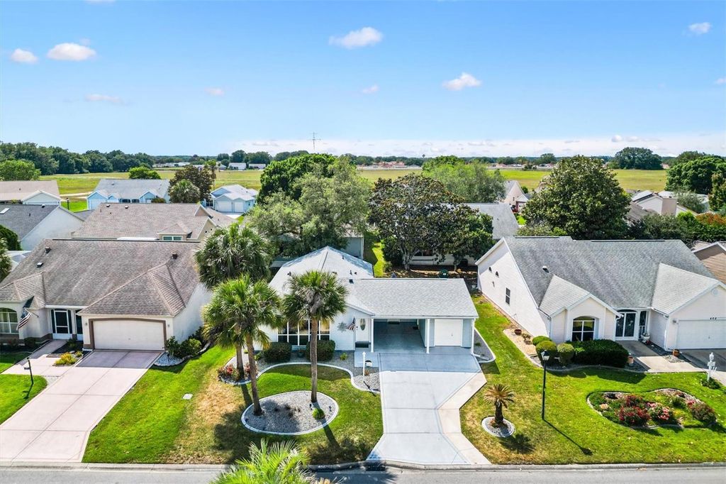 Image 33 of property listing at 406 DEL MAR DRIVE, The Villages, FL 32159