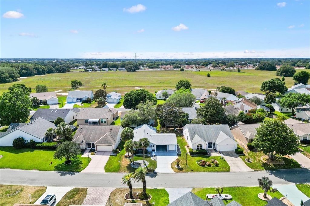 Image 35 of property listing at 406 DEL MAR DRIVE, The Villages, FL 32159
