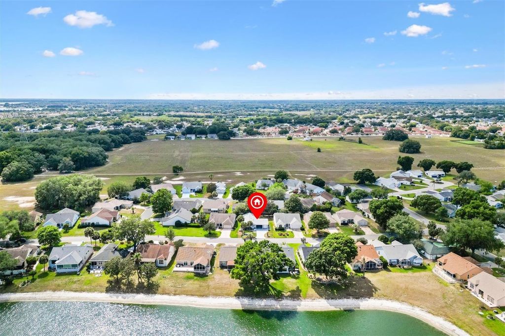 Image 36 of property listing at 406 DEL MAR DRIVE, The Villages, FL 32159