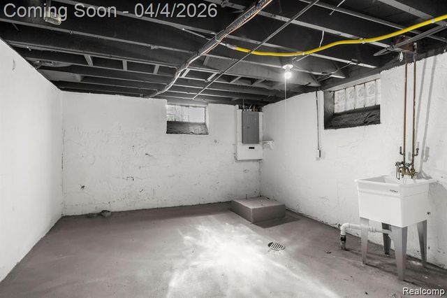 18050 Wisconsin Street, Detroit, MI 48221