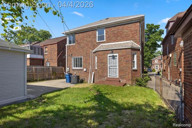 18050 Wisconsin Street, Detroit, MI 48221