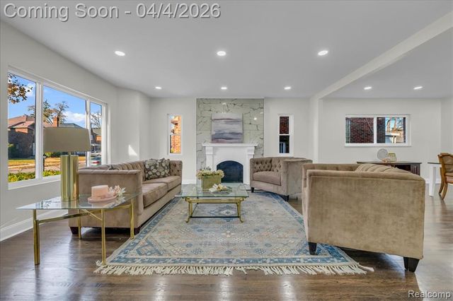 18050 Wisconsin Street, Detroit, MI 48221