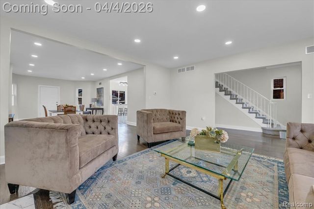 18050 Wisconsin Street, Detroit, MI 48221