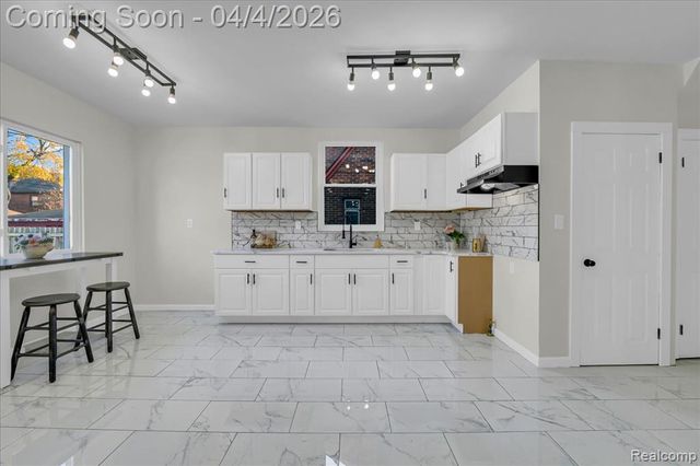 18050 Wisconsin Street, Detroit, MI 48221