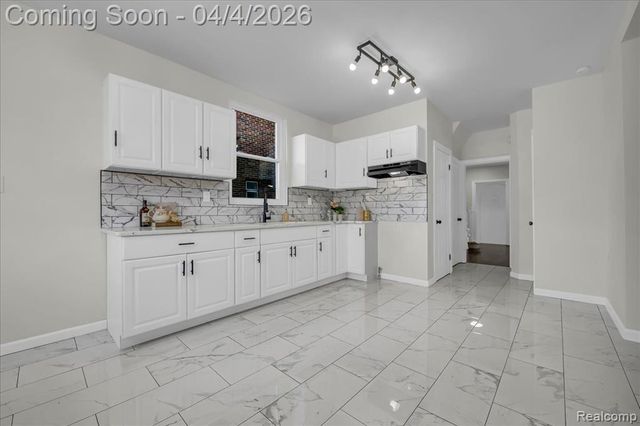 18050 Wisconsin Street, Detroit, MI 48221