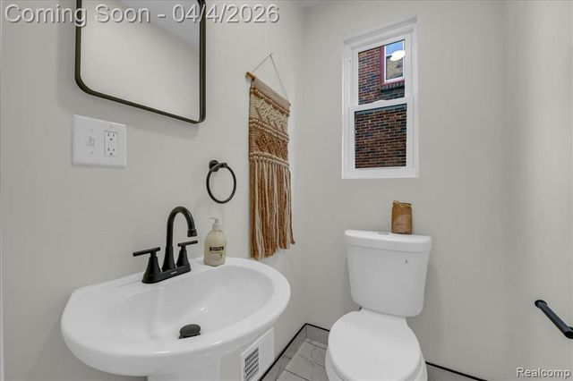 18050 Wisconsin Street, Detroit, MI 48221