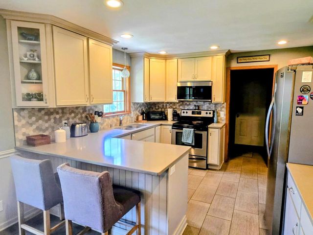 2913 Dartmouth Drive, Janesville, WI 53548