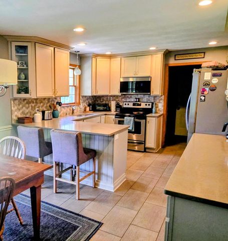 2913 Dartmouth Drive, Janesville, WI 53548