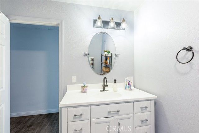 6000 Vinevale, Maywood, CA 90270