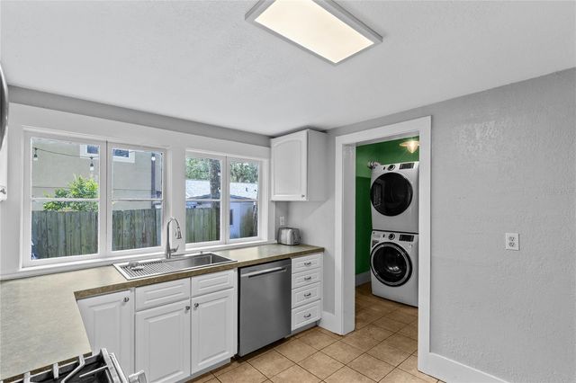 12 N FOREST AVENUE, Orlando, FL 32803