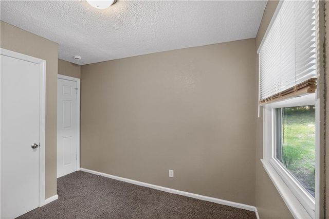 7801 E 48th Street, Kansas City, MO 64129
