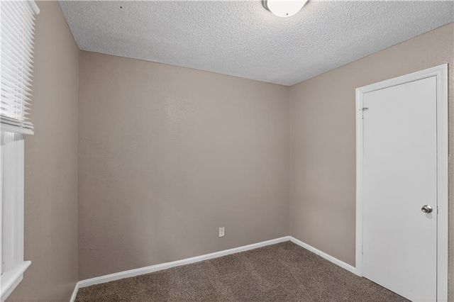 7801 E 48th Street, Kansas City, MO 64129