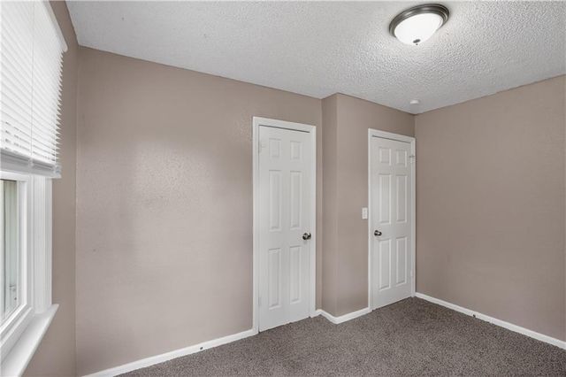 7801 E 48th Street, Kansas City, MO 64129