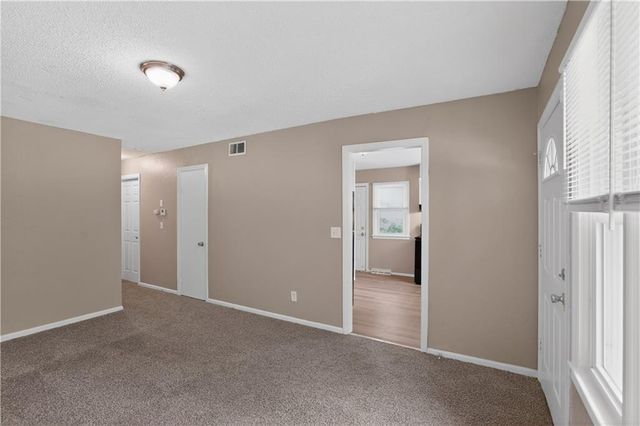 7801 E 48th Street, Kansas City, MO 64129