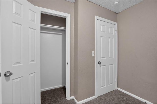 7801 E 48th Street, Kansas City, MO 64129