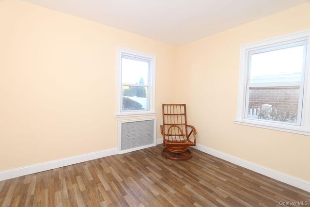 73 Evans Street, New Hyde Park, NY 11040