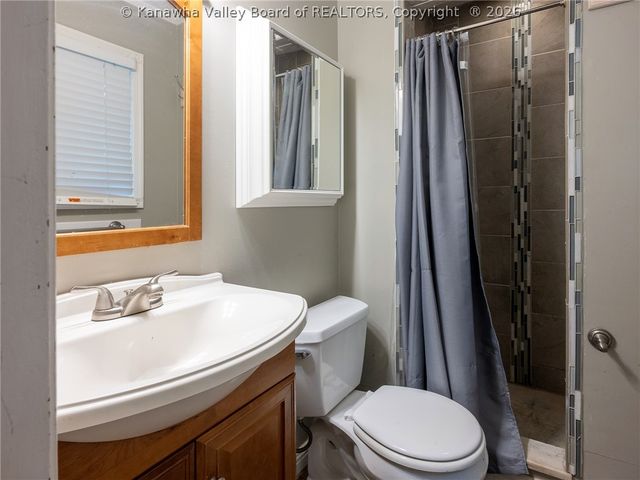 1009 Rustling Road, South Charleston, WV 25303