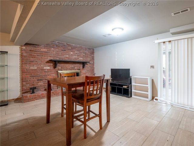 1009 Rustling Road, South Charleston, WV 25303