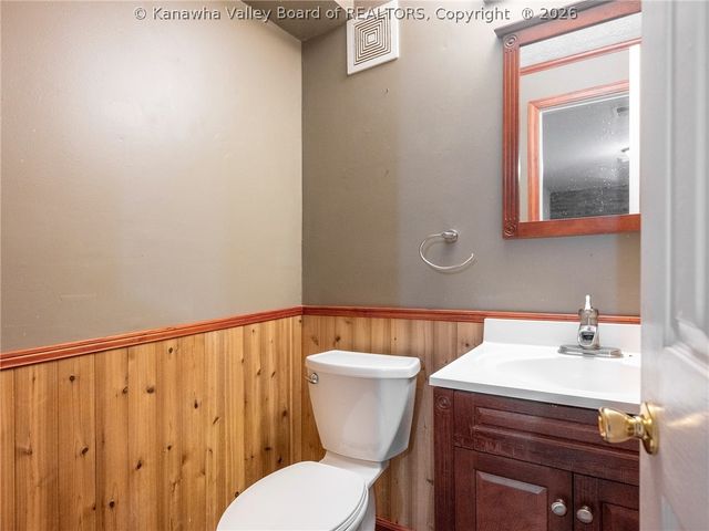 1009 Rustling Road, South Charleston, WV 25303