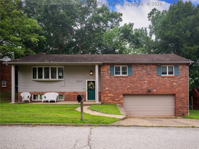 1009 Rustling Road, South Charleston, WV 25303