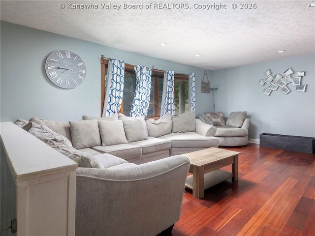 1009 Rustling Road, South Charleston, WV 25303