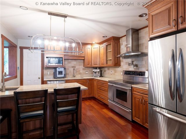 1009 Rustling Road, South Charleston, WV 25303