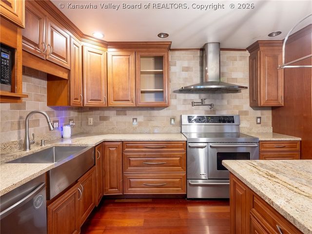 1009 Rustling Road, South Charleston, WV 25303