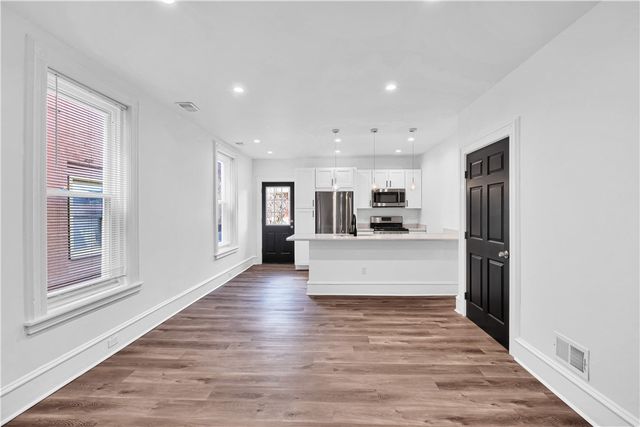 3219 Kennett Sq, Oakland, PA 15213